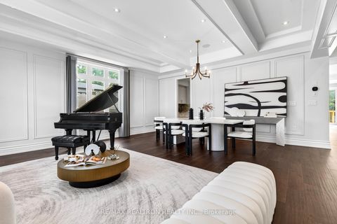 Photo 4 at 212 Sussex Avenue, Harding, Richmond Hill