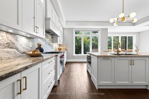 Photo 11 at 212 Sussex Avenue, Harding, Richmond Hill