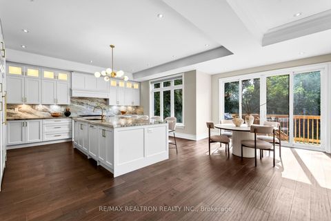 Photo 14 at 212 Sussex Avenue, Harding, Richmond Hill