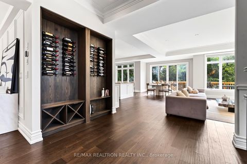 Photo 18 at 212 Sussex Avenue, Harding, Richmond Hill