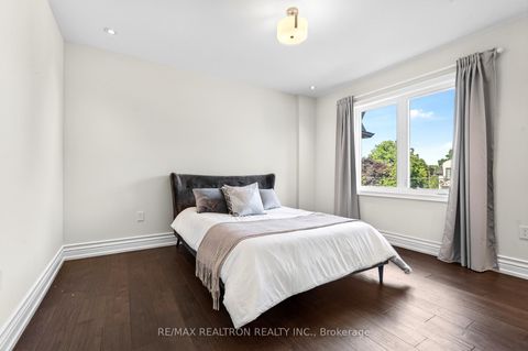 Photo 29 at 212 Sussex Avenue, Harding, Richmond Hill