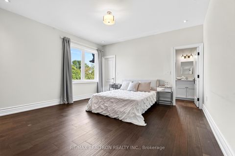 Photo 32 at 212 Sussex Avenue, Harding, Richmond Hill
