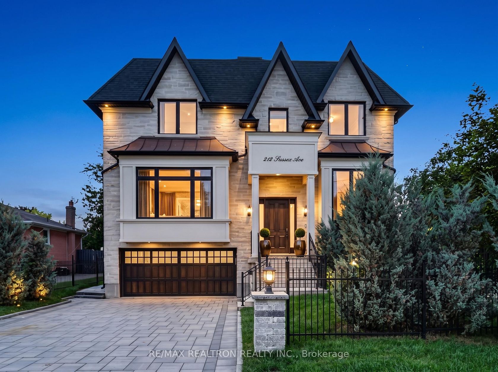 212 Sussex Avenue, Harding, Richmond Hill photo 6