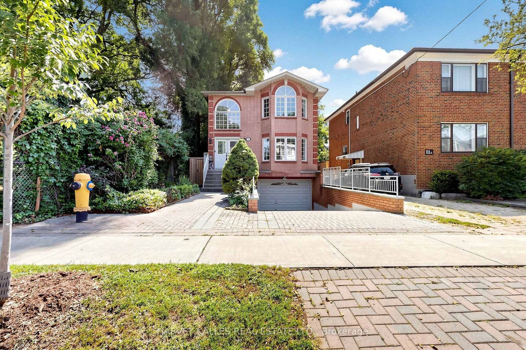 15 Woodville Avenue, Broadview North, Toronto 