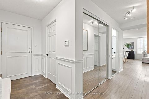 Photo 1 at 1016 - 268 Ridley Boulevard, Nortown, Toronto