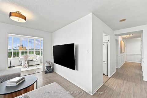 Photo 6 at 1016 - 268 Ridley Boulevard, Nortown, Toronto