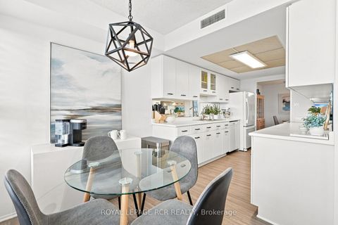 Photo 12 at 1016 - 268 Ridley Boulevard, Nortown, Toronto