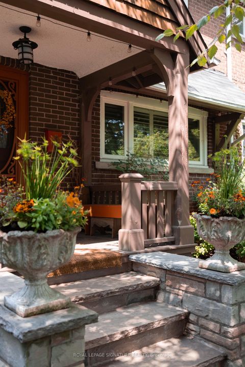 Photo 2 at 30 Kelsonia Avenue, Cliffcrest, Toronto