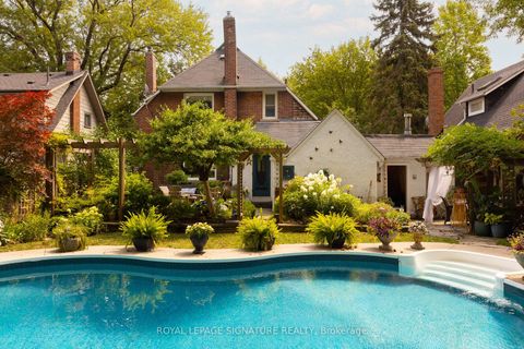 Photo 4 at 30 Kelsonia Avenue, Cliffcrest, Toronto