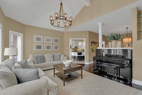 Photo 8 at 255 Matthew Drive, East Woodbridge, Vaughan
