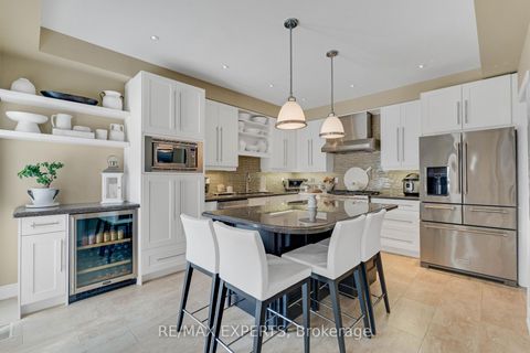 Photo 9 at 255 Matthew Drive, East Woodbridge, Vaughan