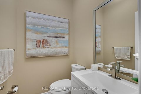 Photo 13 at 255 Matthew Drive, East Woodbridge, Vaughan