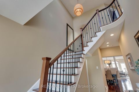 Photo 14 at 255 Matthew Drive, East Woodbridge, Vaughan