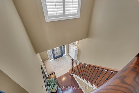 Photo 15 at 255 Matthew Drive, East Woodbridge, Vaughan