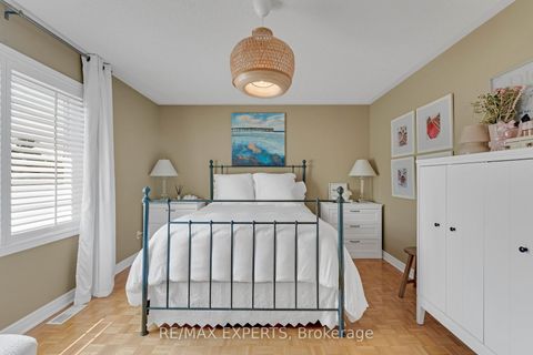 Photo 18 at 255 Matthew Drive, East Woodbridge, Vaughan
