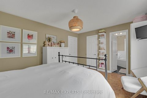 Photo 19 at 255 Matthew Drive, East Woodbridge, Vaughan