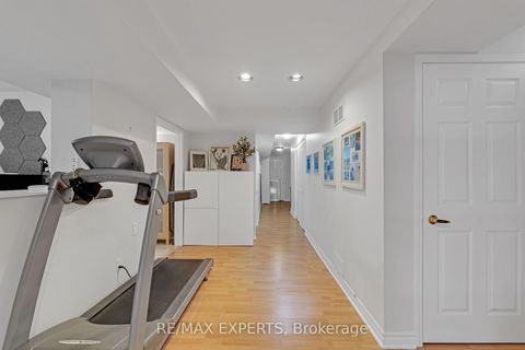 Photo 25 at 255 Matthew Drive, East Woodbridge, Vaughan