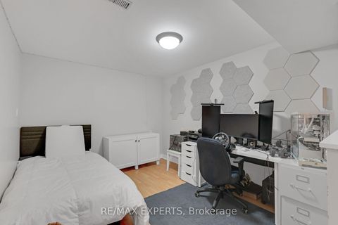 Photo 27 at 255 Matthew Drive, East Woodbridge, Vaughan