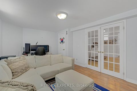 Photo 28 at 255 Matthew Drive, East Woodbridge, Vaughan