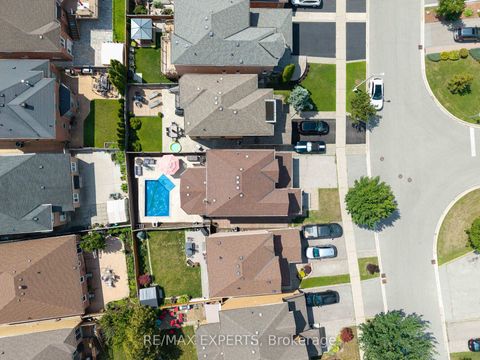 Photo 35 at 255 Matthew Drive, East Woodbridge, Vaughan