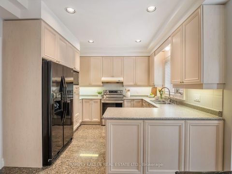 Photo 7 at 3 Cicada Court, Don Mills, Toronto