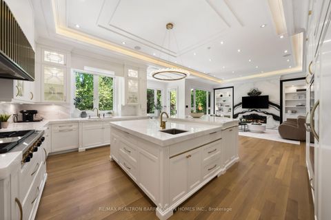 Photo 11 at 148 Munro Boulevard, Windfields, Toronto