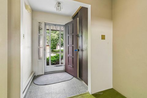 Photo 2 at 63 Cobblestone Drive, Don Valley Village, Toronto