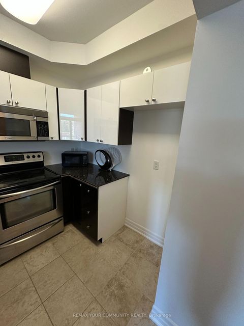 Photo 7 at 205 - 15450 Yonge Street, Aurora Heights, Aurora
