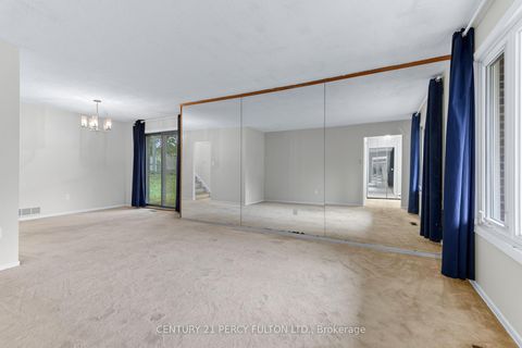 Photo 6 at 11 Aldergrove Circle, Cundles East, Barrie