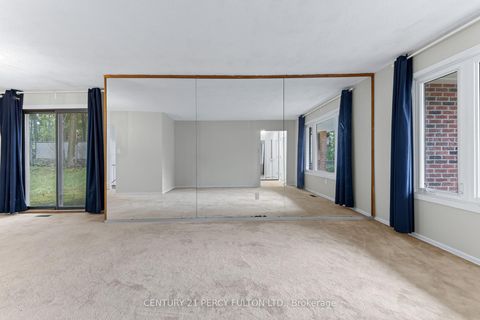 Photo 7 at 11 Aldergrove Circle, Cundles East, Barrie