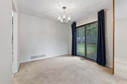 Photo 14 at 11 Aldergrove Circle, Cundles East, Barrie