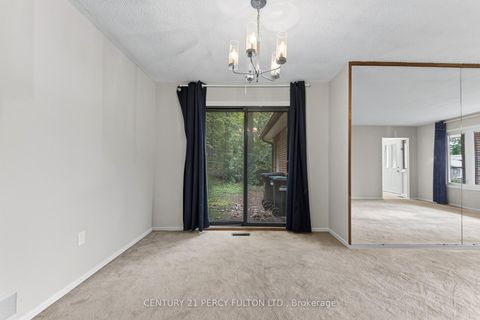 Photo 15 at 11 Aldergrove Circle, Cundles East, Barrie