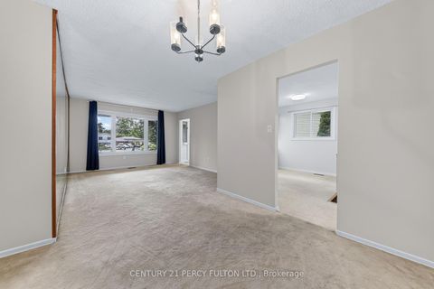 Photo 16 at 11 Aldergrove Circle, Cundles East, Barrie