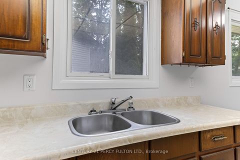 Photo 19 at 11 Aldergrove Circle, Cundles East, Barrie