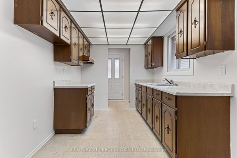 Photo 22 at 11 Aldergrove Circle, Cundles East, Barrie
