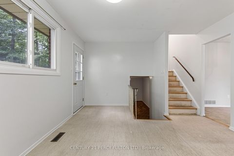 Photo 23 at 11 Aldergrove Circle, Cundles East, Barrie