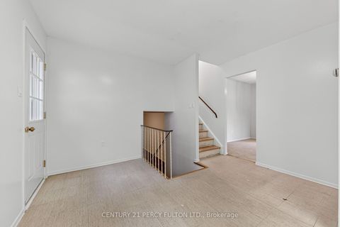 Photo 25 at 11 Aldergrove Circle, Cundles East, Barrie