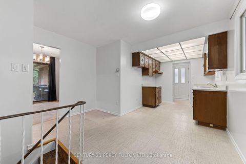 Photo 26 at 11 Aldergrove Circle, Cundles East, Barrie