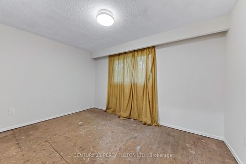 Photo 30 at 11 Aldergrove Circle, Cundles East, Barrie