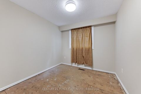 Photo 34 at 11 Aldergrove Circle, Cundles East, Barrie