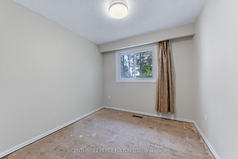Photo 36 at 11 Aldergrove Circle, Cundles East, Barrie