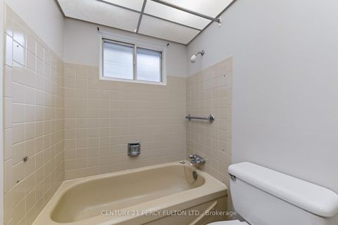 Photo 40 at 11 Aldergrove Circle, Cundles East, Barrie
