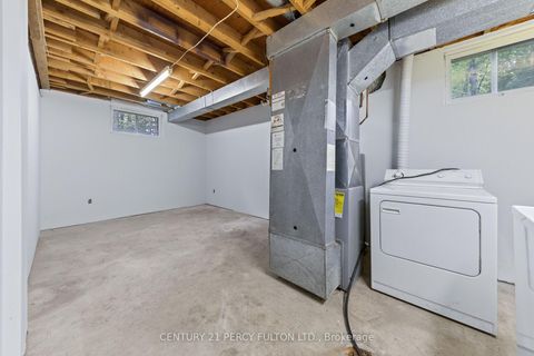 Photo 45 at 11 Aldergrove Circle, Cundles East, Barrie