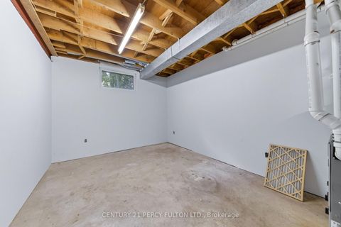 Photo 46 at 11 Aldergrove Circle, Cundles East, Barrie