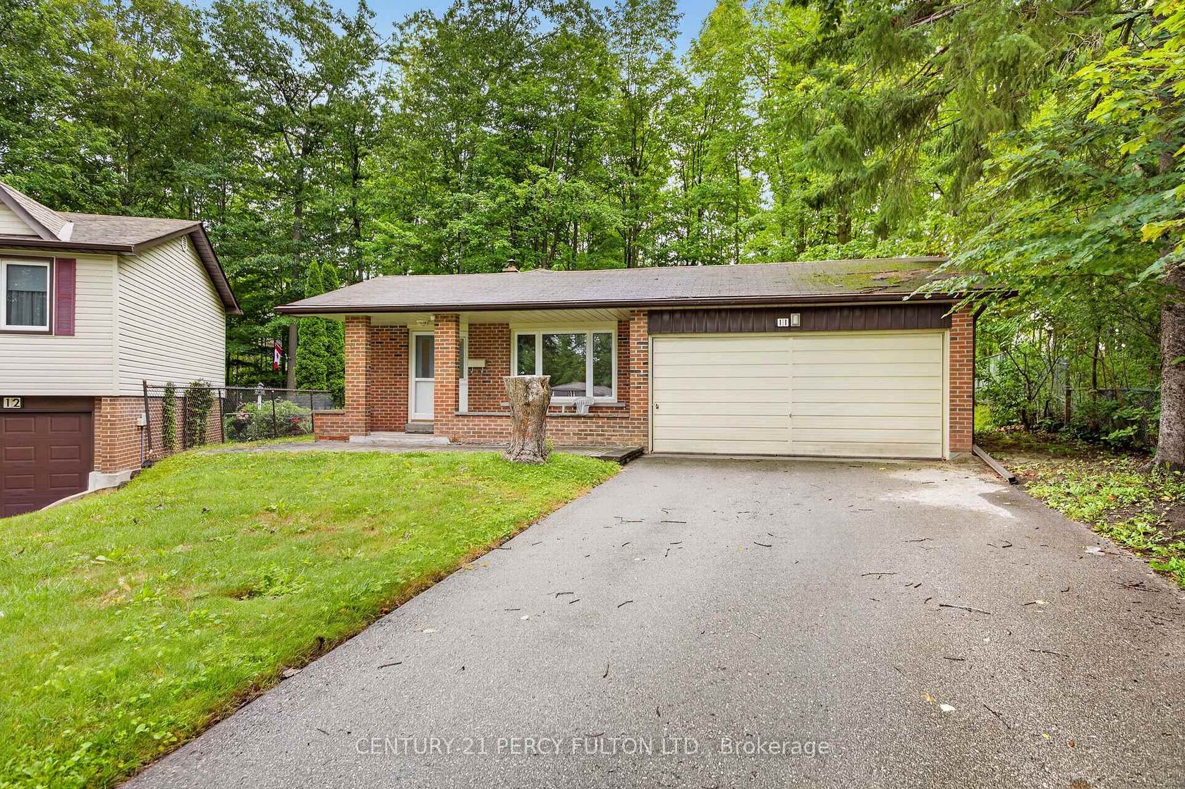 11 Aldergrove Circle, Cundles East, Barrie photo number 2