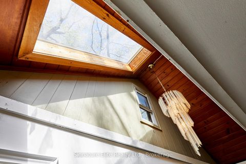 Photo 2 at 19 Kenworthy Avenue, Oakridge, Toronto