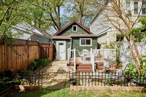Photo 28 at 19 Kenworthy Avenue, Oakridge, Toronto