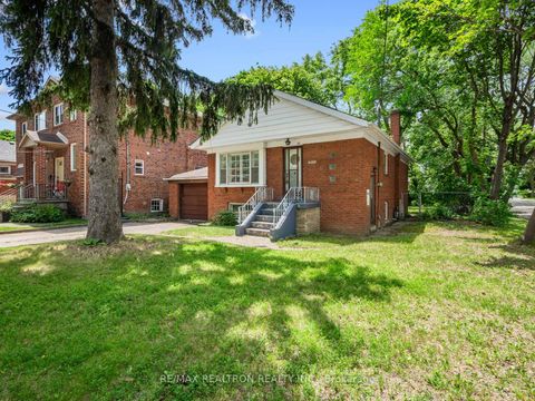Photo 3 at 12 Graymar Avenue, Clanton Park, Toronto