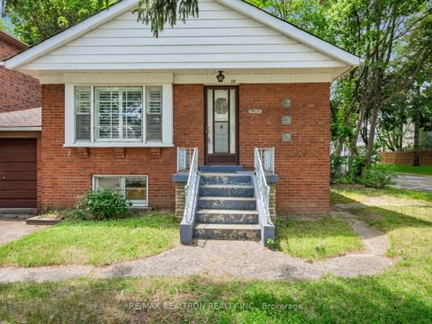 Photo 4 at 12 Graymar Avenue, Clanton Park, Toronto