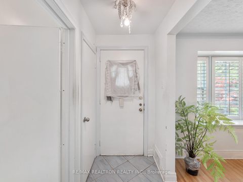 Photo 6 at 12 Graymar Avenue, Clanton Park, Toronto